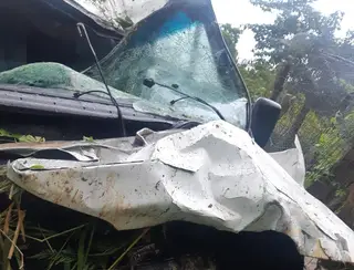 Acidente com van deixa motorista em estado grave na Rio-Santos, em Angra dos Reis