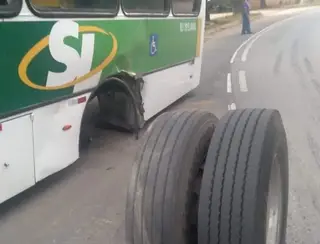 Rodas se soltam de ônibus em movimento em Barra do Piraí