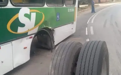 Rodas se soltam de ônibus em movimento em Barra do Piraí